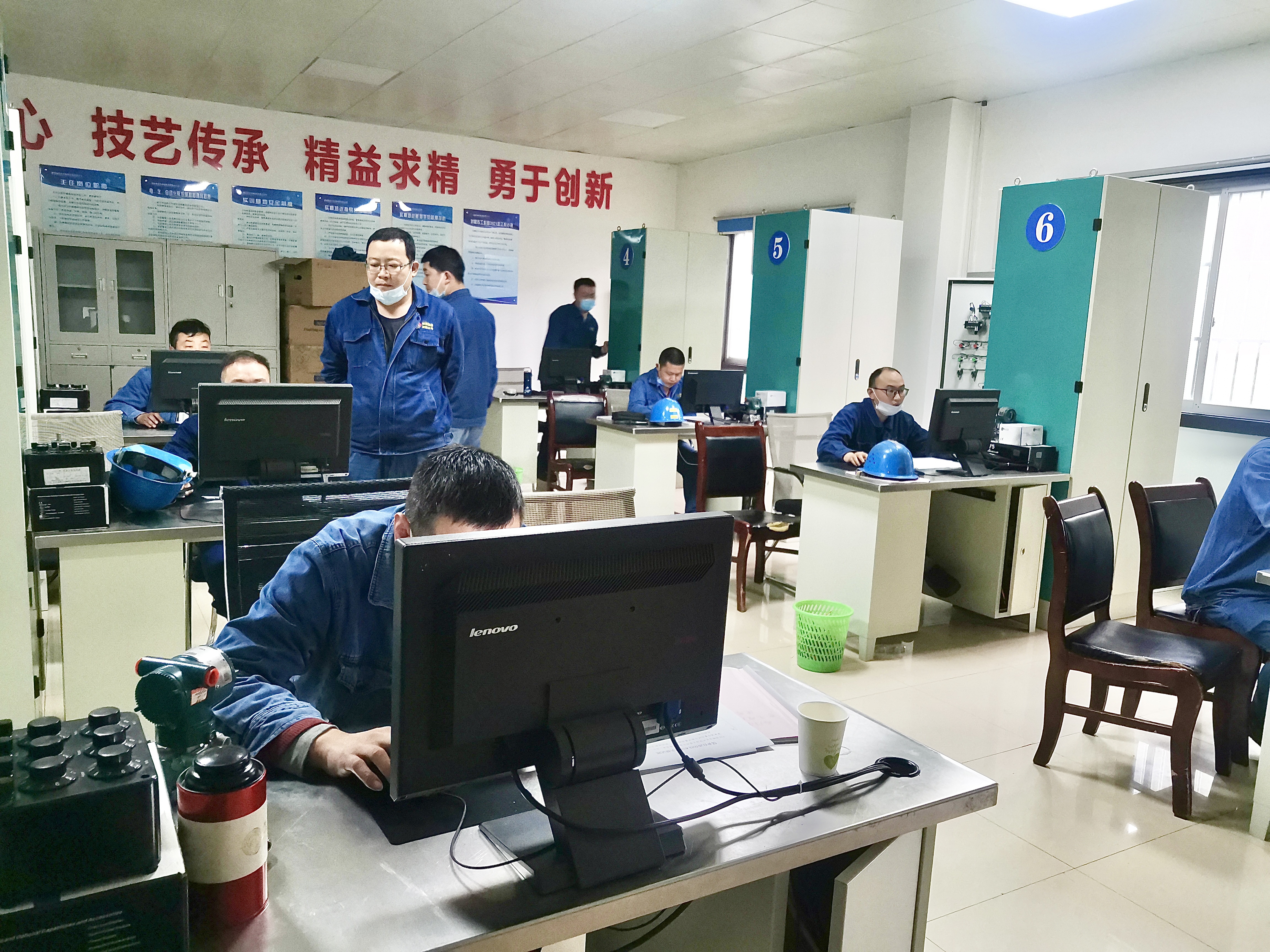蹄疾步穩(wěn)探新路 改革春風(fēng)孕生機(jī)