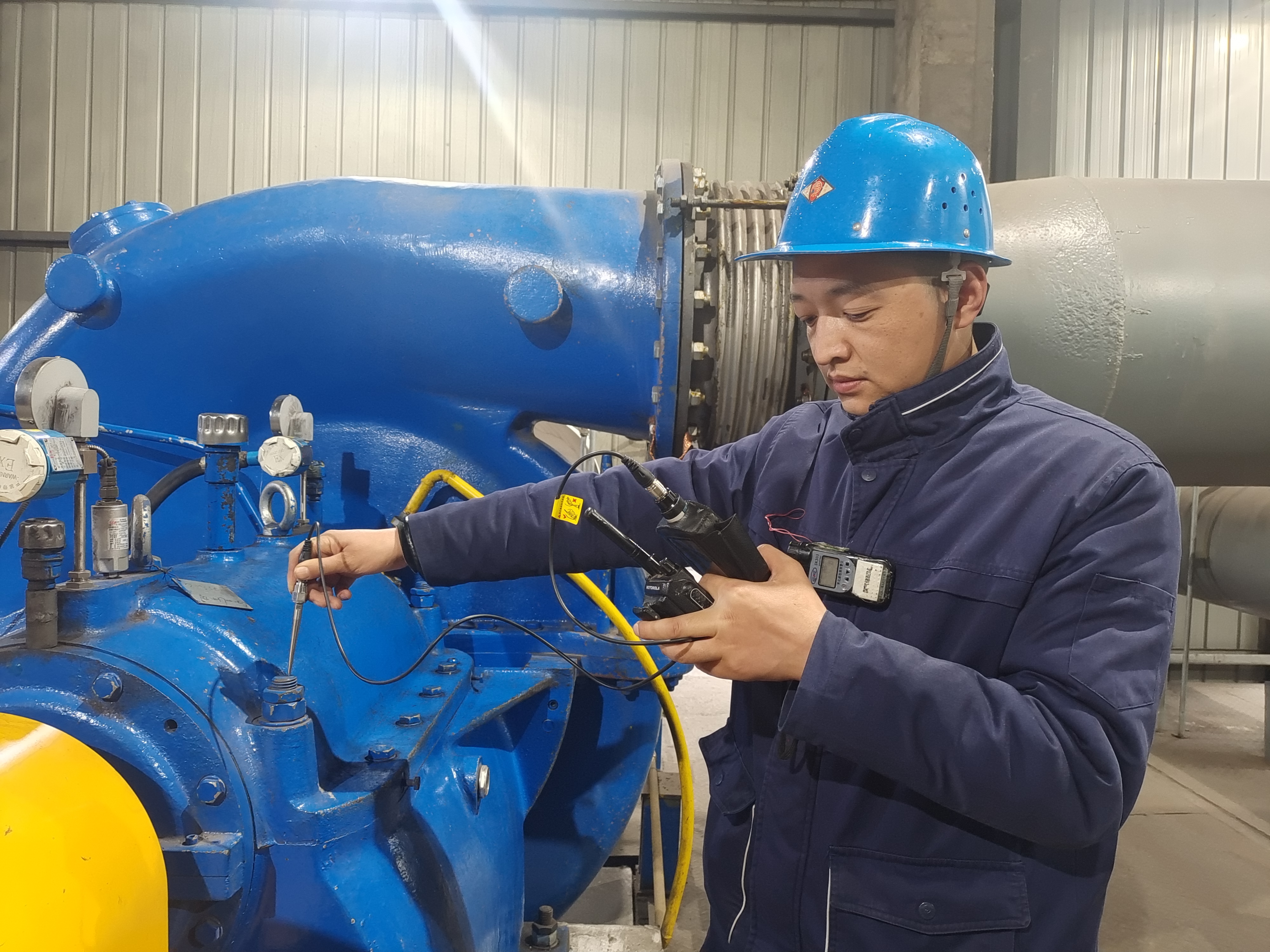 致敬!寒潮中那些堅守的身影…… 致敬!寒潮中那些堅守的身影……