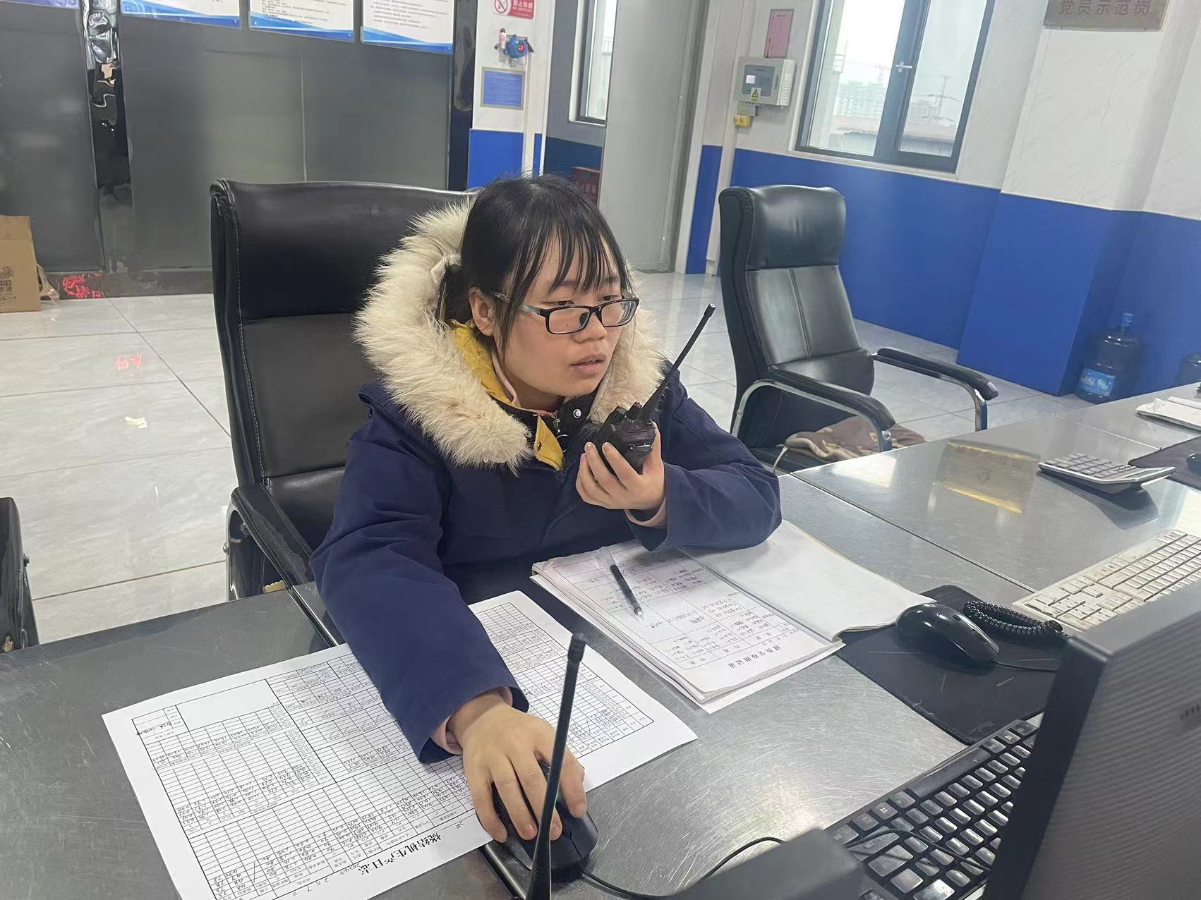 崗位上,臘梅花開香正濃 崗位上,臘梅花開香正濃