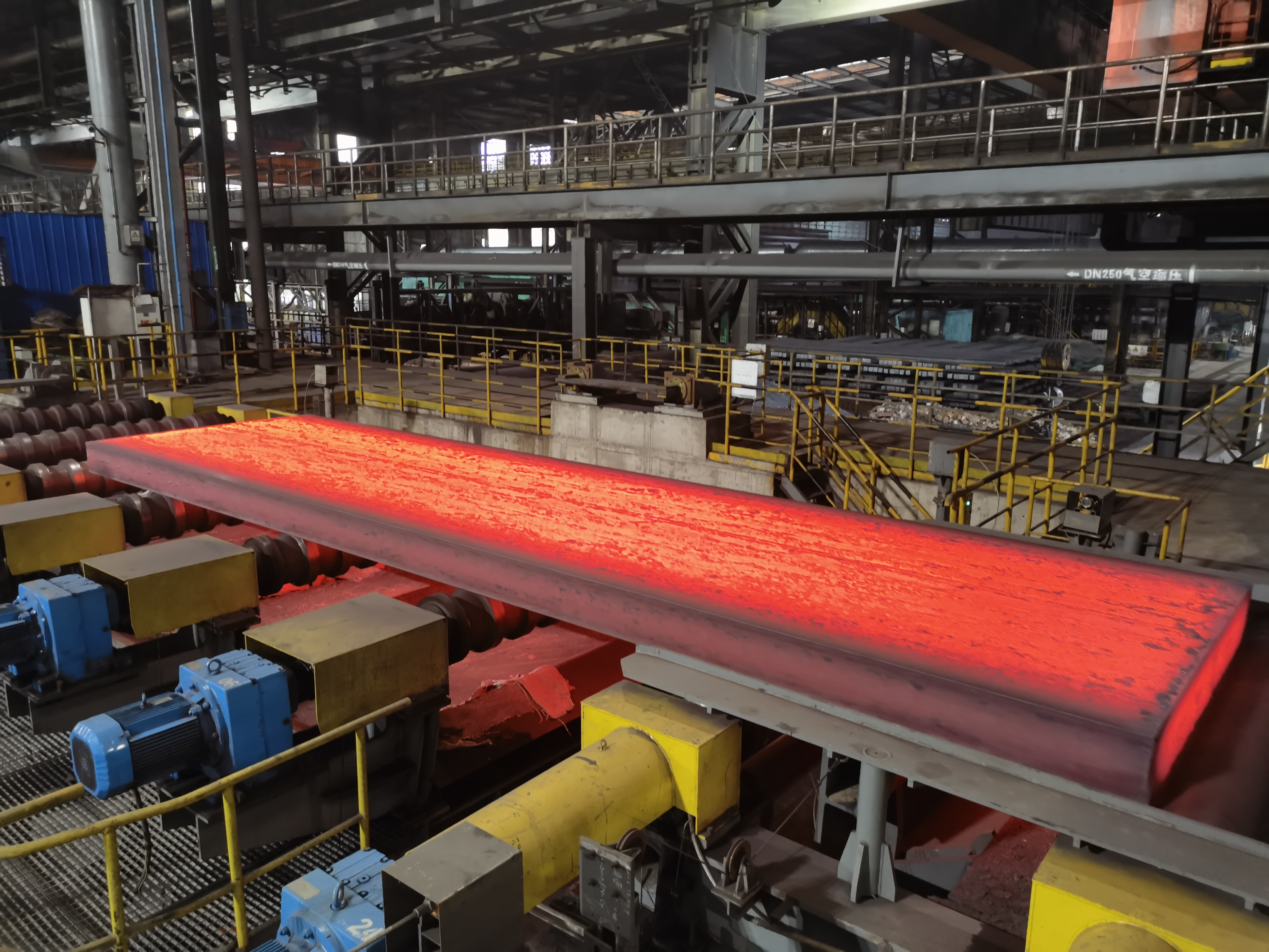 “黨建紅”點亮“技術藍”,讓創新火花燃起來 “黨建紅”點亮“技術藍”,讓創新火花燃起來